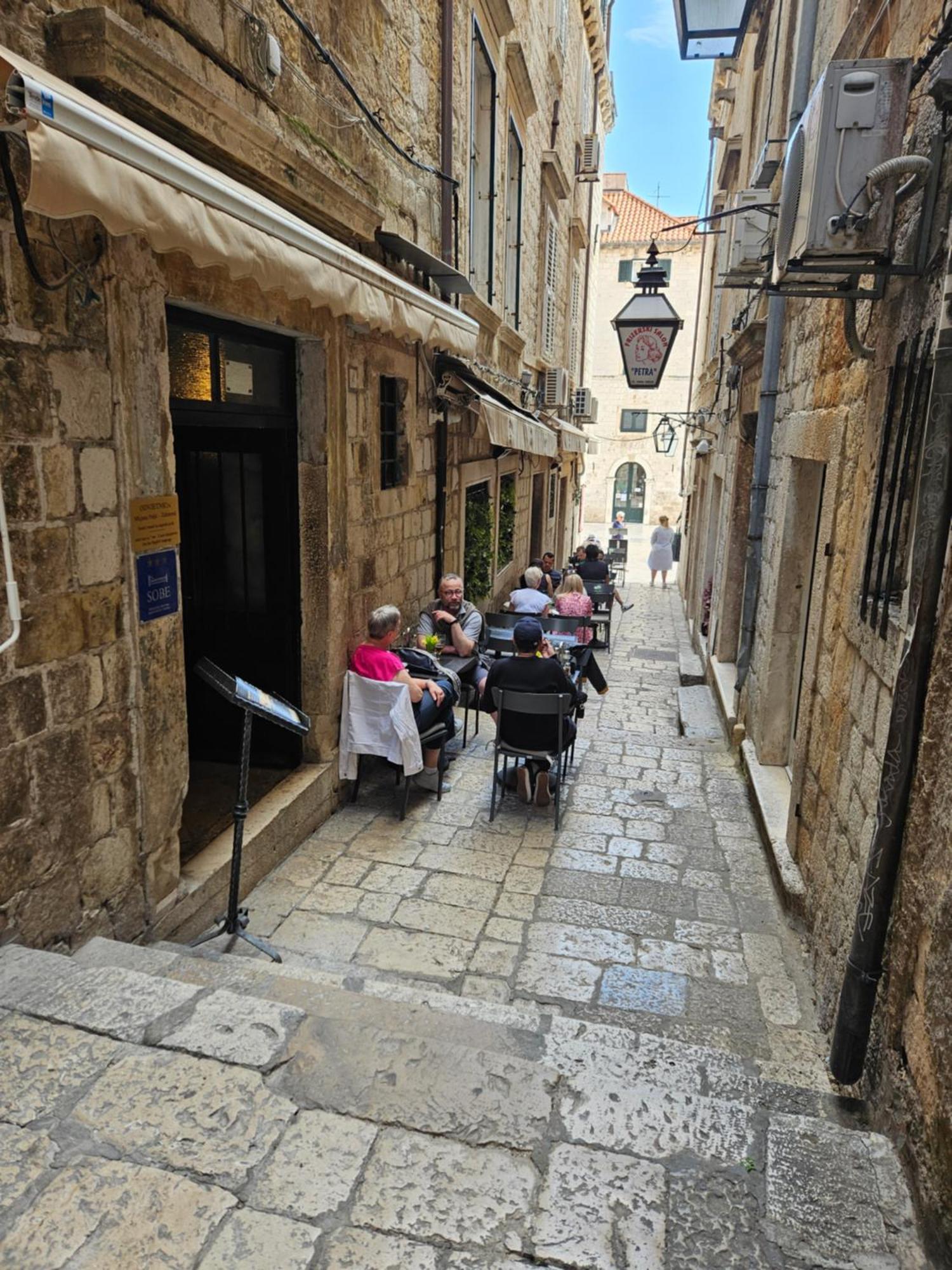 Castello Hostel Dubrovnik Exterior photo