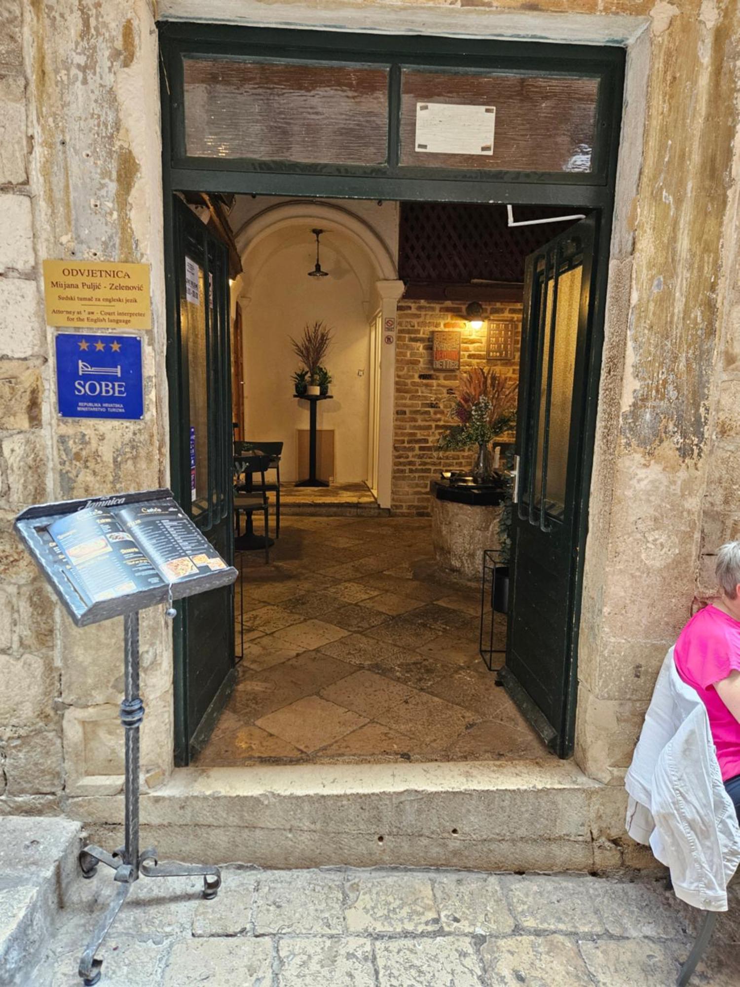 Castello Hostel Dubrovnik Exterior photo
